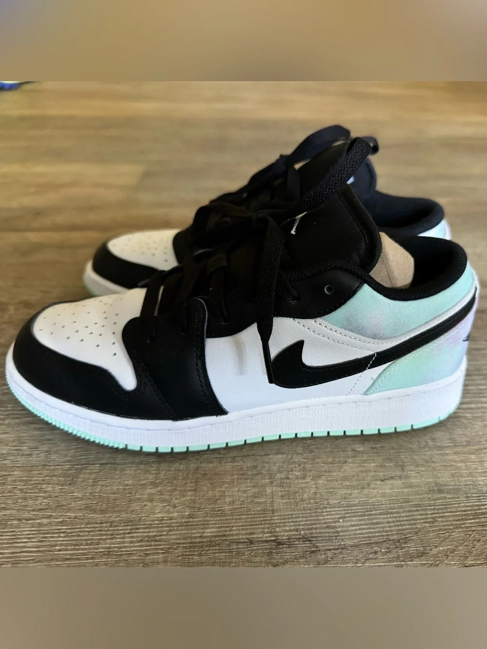 Nike Air Jordan 1 Low SE GS White Mint Foam Black Size 5.5Y / Women’s 7 NEW